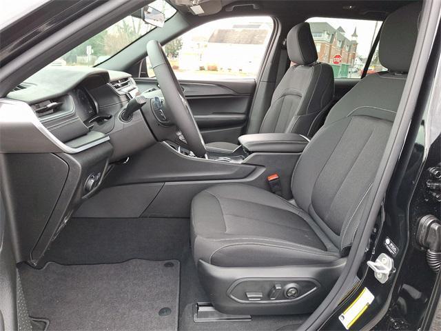 new 2025 Jeep Grand Cherokee car