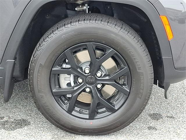 new 2025 Jeep Grand Cherokee L car, priced at $44,925