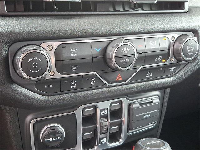 new 2025 Jeep Gladiator car, priced at $40,842