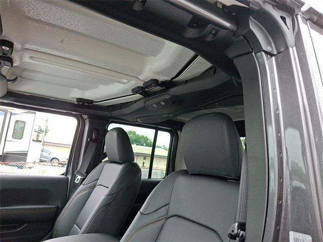 new 2025 Jeep Gladiator car, priced at $49,410