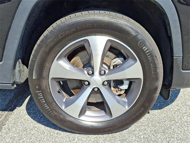 used 2021 Jeep Cherokee car, priced at $26,599