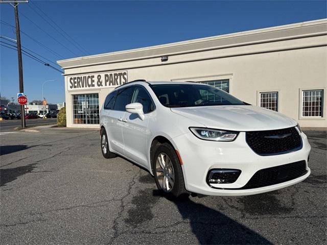 used 2021 Chrysler Pacifica car, priced at $24,995