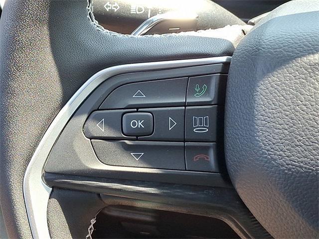 new 2025 Jeep Grand Cherokee car, priced at $43,910