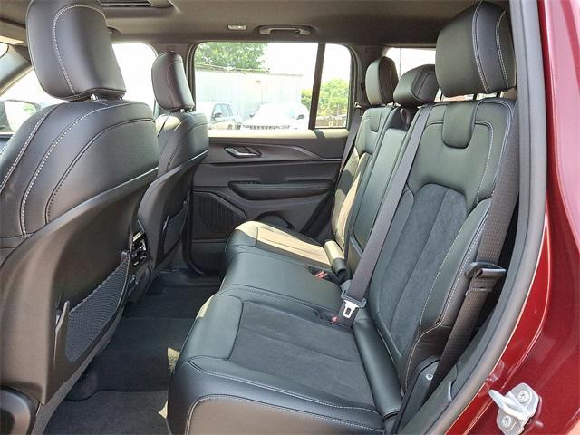new 2025 Jeep Grand Cherokee car, priced at $43,910