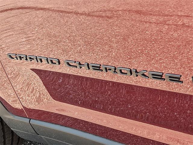 new 2025 Jeep Grand Cherokee car, priced at $43,910