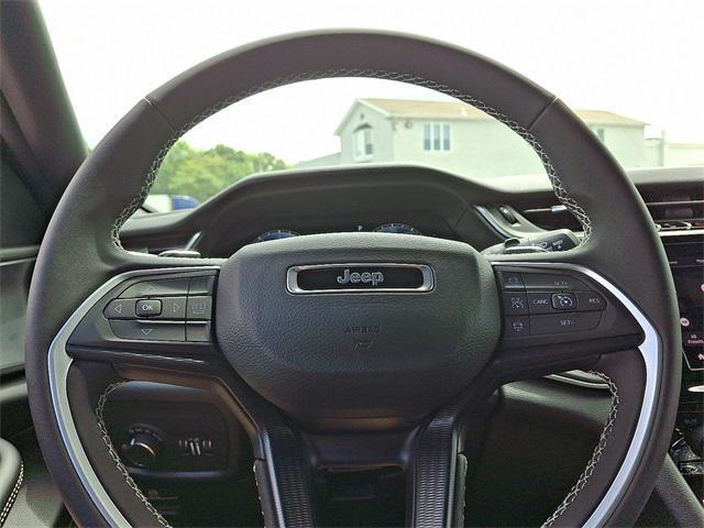 new 2025 Jeep Grand Cherokee car, priced at $37,502