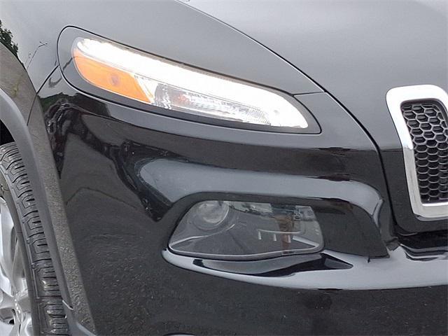 used 2018 Jeep Cherokee car, priced at $18,995