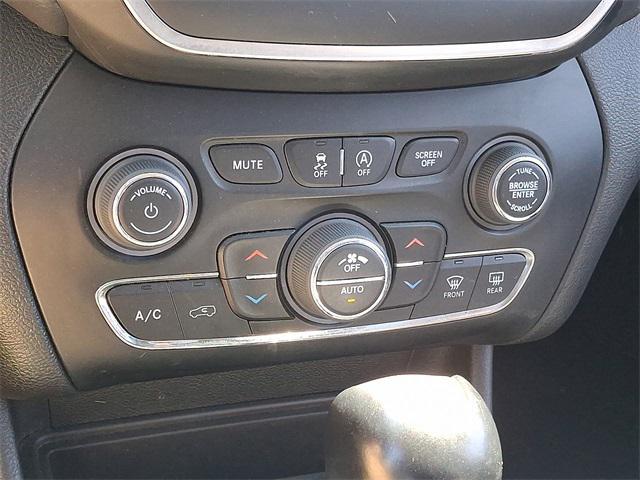 used 2023 Jeep Cherokee car, priced at $25,599