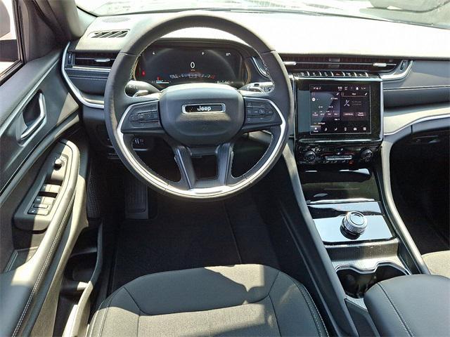 new 2025 Jeep Grand Cherokee car, priced at $41,680