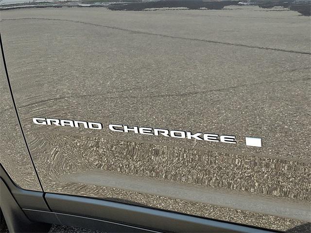 new 2025 Jeep Grand Cherokee car, priced at $41,680