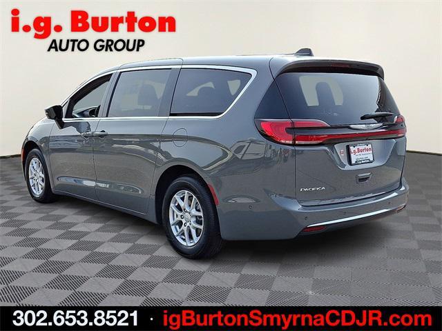 new 2025 Chrysler Pacifica car, priced at $47,084