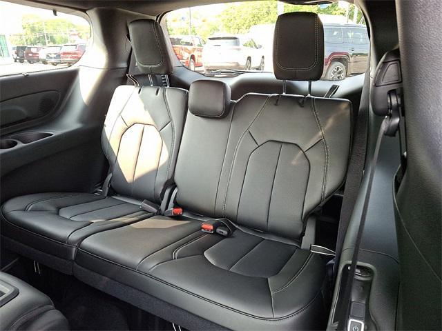 new 2025 Chrysler Pacifica car, priced at $47,084