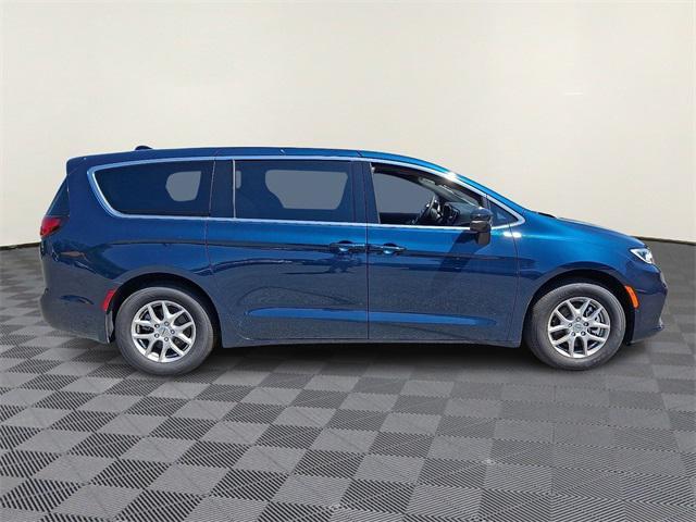 new 2025 Chrysler Pacifica car, priced at $45,920