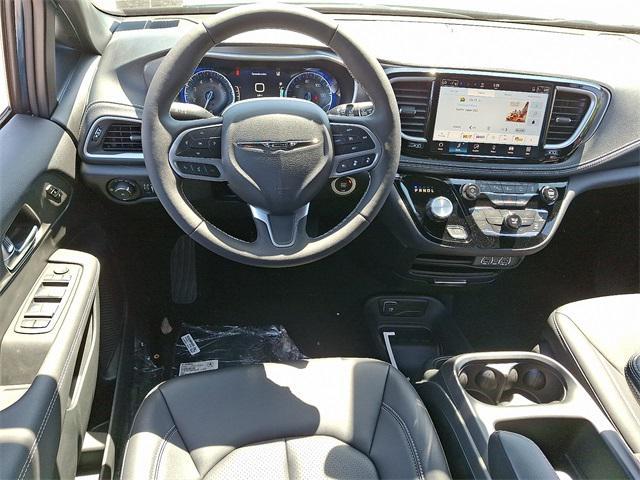 new 2025 Chrysler Pacifica car, priced at $45,920