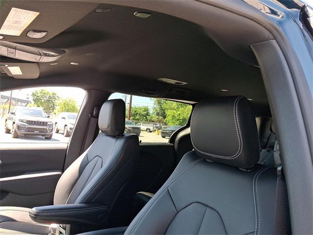 new 2025 Chrysler Pacifica car, priced at $45,920