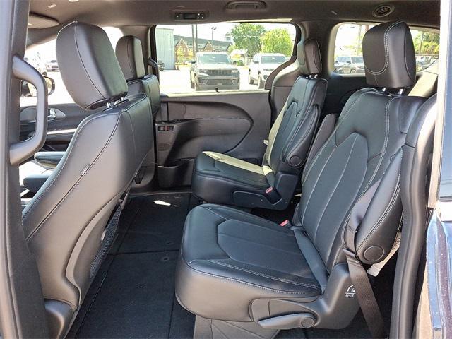 new 2025 Chrysler Pacifica car, priced at $45,920