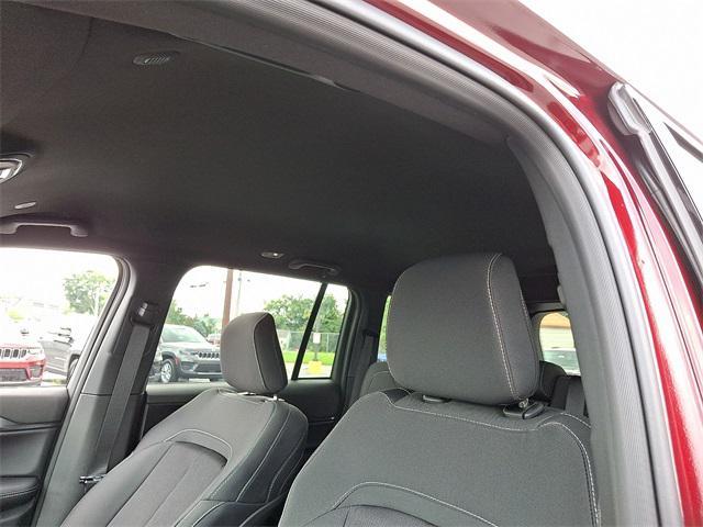 new 2025 Jeep Grand Cherokee car, priced at $38,238