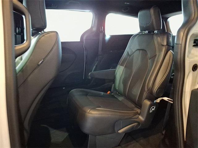 new 2025 Chrysler Pacifica car, priced at $44,367