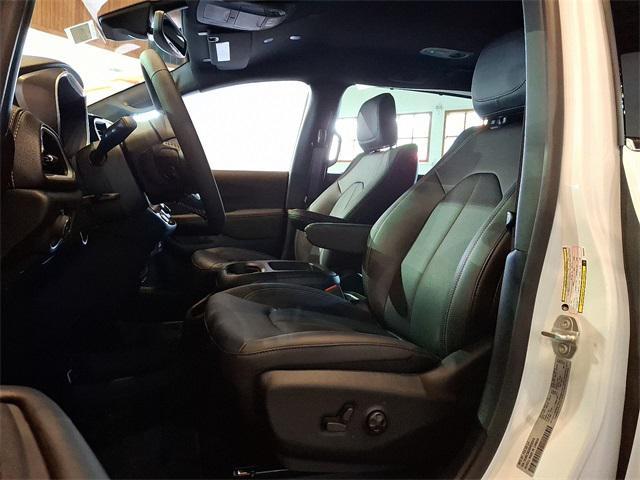 new 2025 Chrysler Pacifica car, priced at $44,367