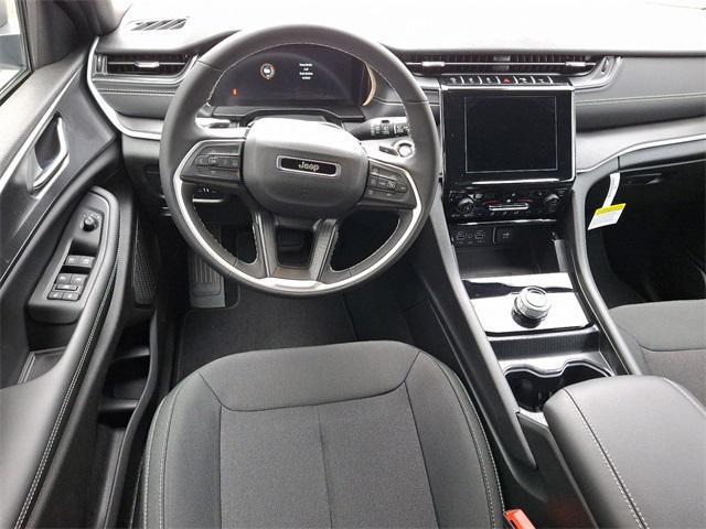 new 2025 Jeep Grand Cherokee car, priced at $40,451