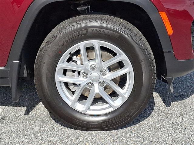 new 2025 Jeep Grand Cherokee car, priced at $39,680
