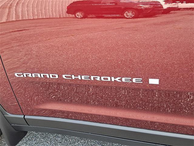 new 2025 Jeep Grand Cherokee car, priced at $39,680