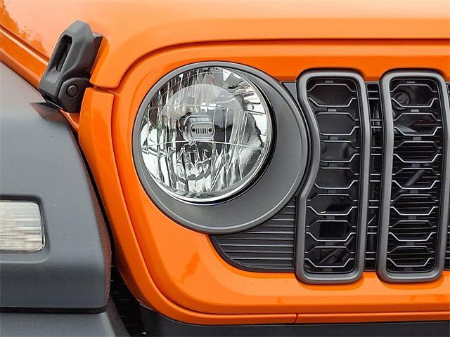 new 2025 Jeep Wrangler car, priced at $45,671