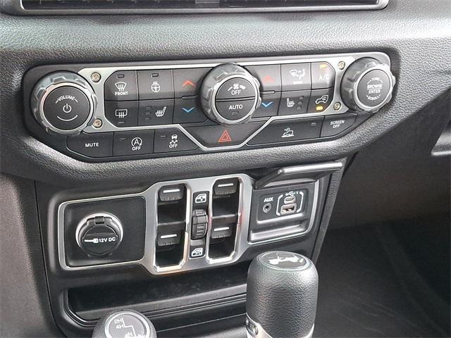 new 2025 Jeep Wrangler car, priced at $45,671