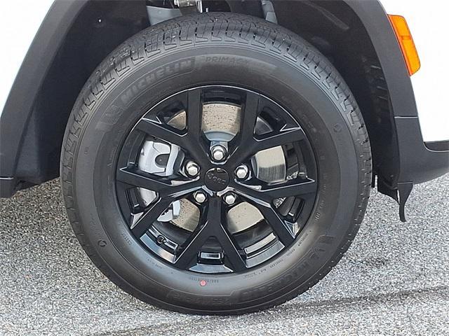 new 2025 Jeep Grand Cherokee L car, priced at $43,856
