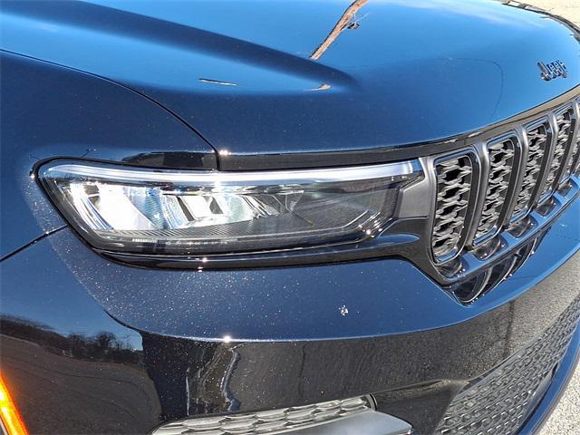 new 2025 Jeep Grand Cherokee car, priced at $46,530