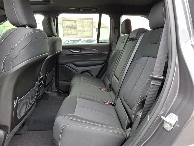 new 2025 Jeep Grand Cherokee car, priced at $39,680
