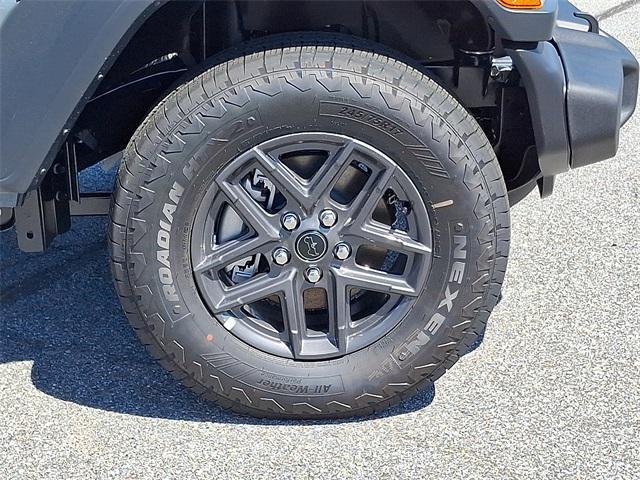 new 2025 Jeep Wrangler car, priced at $48,621