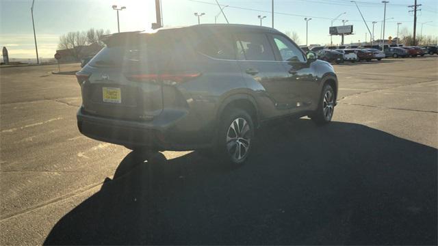 used 2024 Toyota Highlander car, priced at $44,965