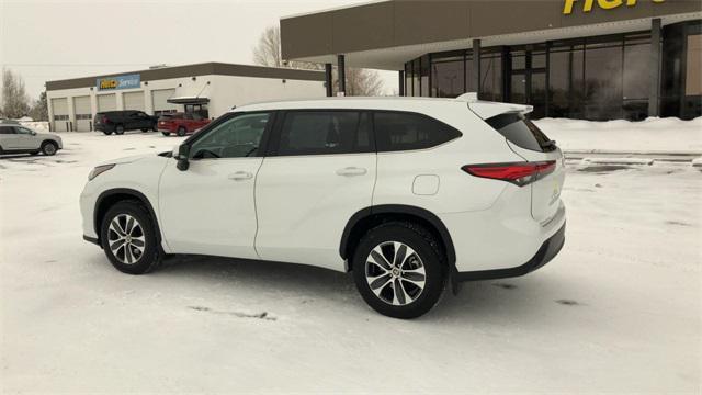 used 2023 Toyota Highlander car, priced at $40,564