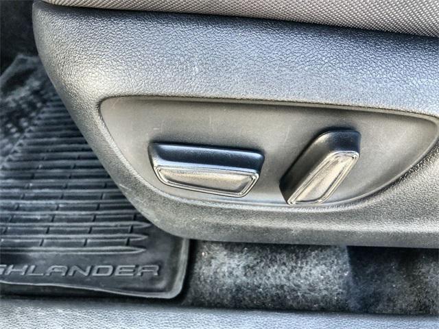 used 2024 Toyota Highlander car, priced at $32,951