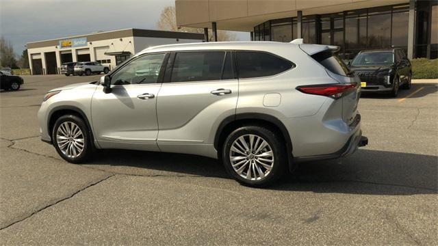 used 2022 Toyota Highlander car, priced at $44,935