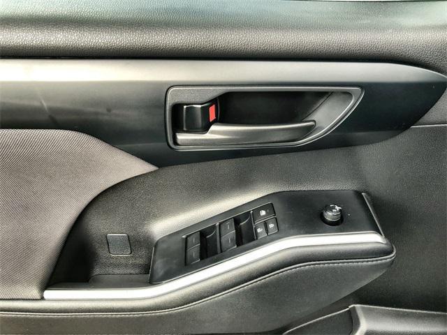 used 2024 Toyota Highlander car, priced at $33,928