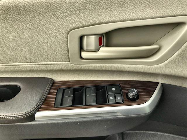 used 2024 Toyota Sienna car, priced at $35,986