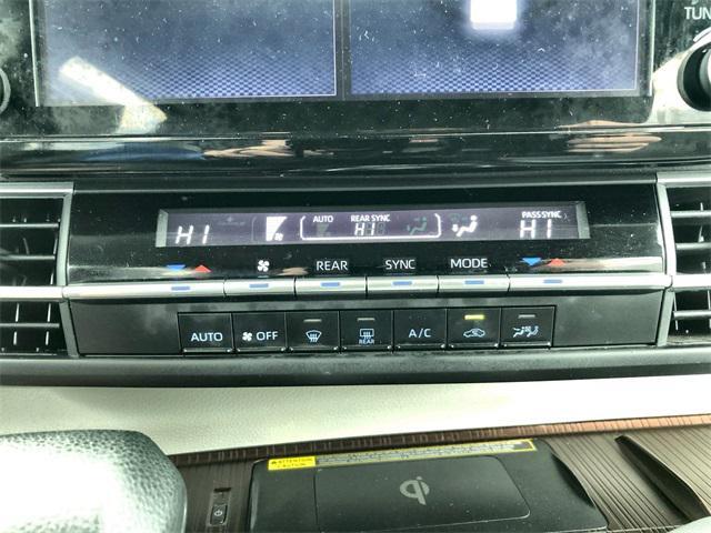 used 2024 Toyota Sienna car, priced at $35,986