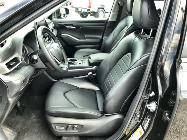 used 2025 Toyota Highlander car, priced at $48,783