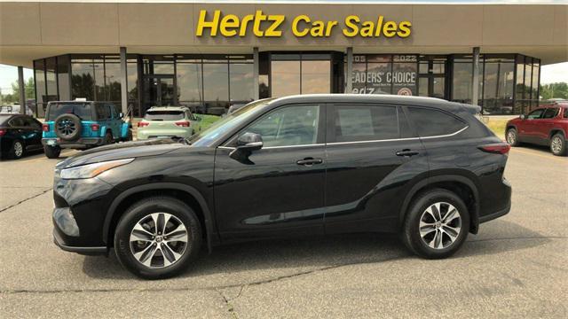 used 2025 Toyota Highlander car, priced at $48,783