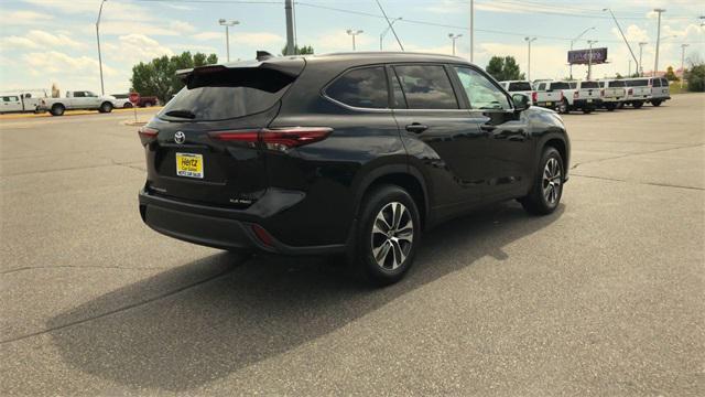 used 2025 Toyota Highlander car, priced at $48,783