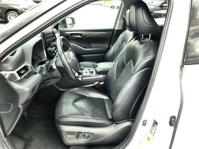used 2023 Toyota Highlander car, priced at $43,527