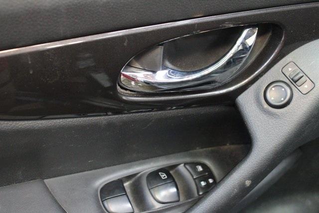used 2020 Nissan Rogue car, priced at $17,900