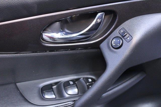 used 2019 Nissan Rogue car, priced at $13,900