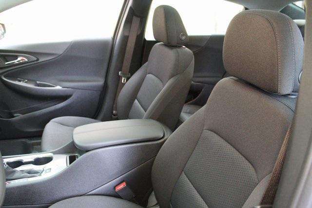 new 2025 Chevrolet Malibu car, priced at $28,522
