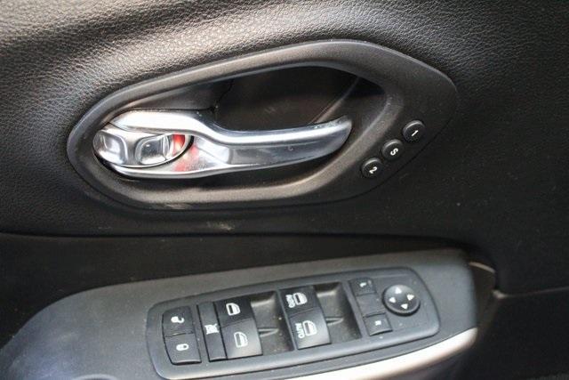 used 2018 Jeep Cherokee car, priced at $17,500
