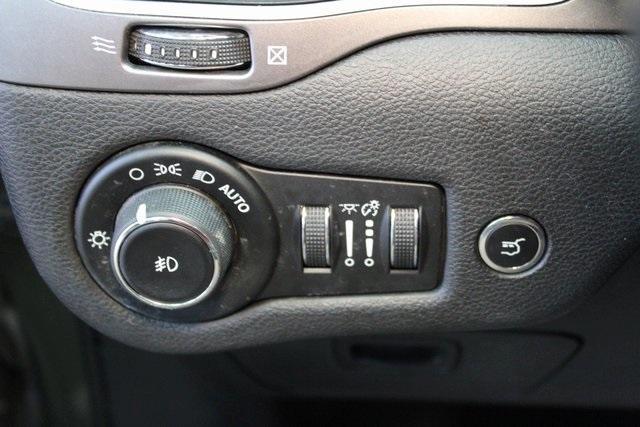 used 2019 Jeep Cherokee car