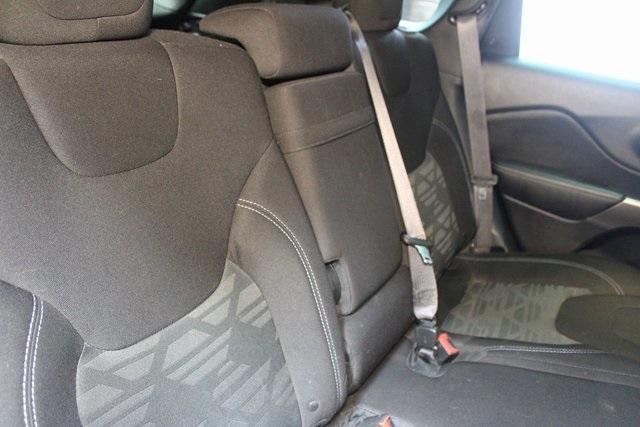 used 2019 Jeep Cherokee car