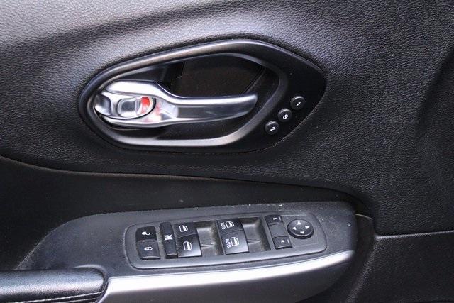 used 2021 Jeep Cherokee car, priced at $18,900